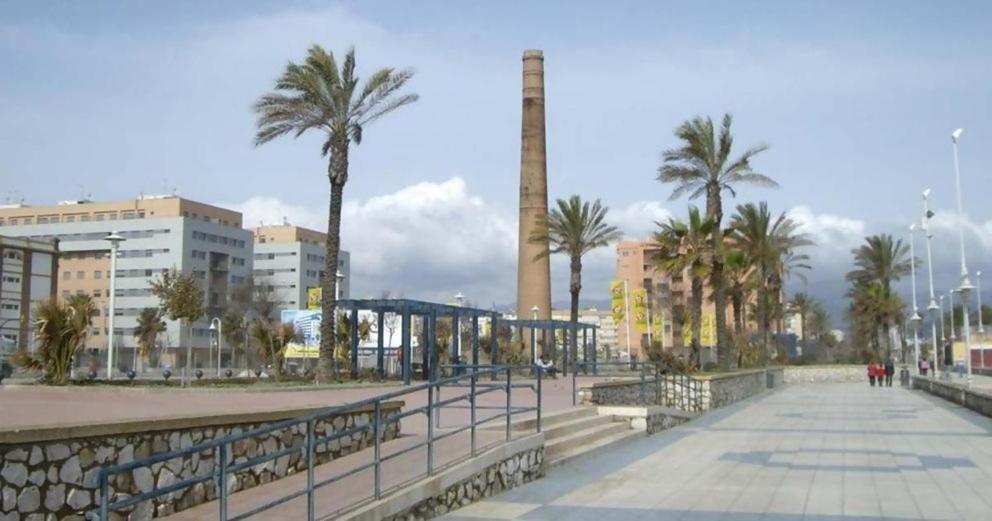 La Caramba Amplio Apartamento En La Playa Малага Экстерьер фото
