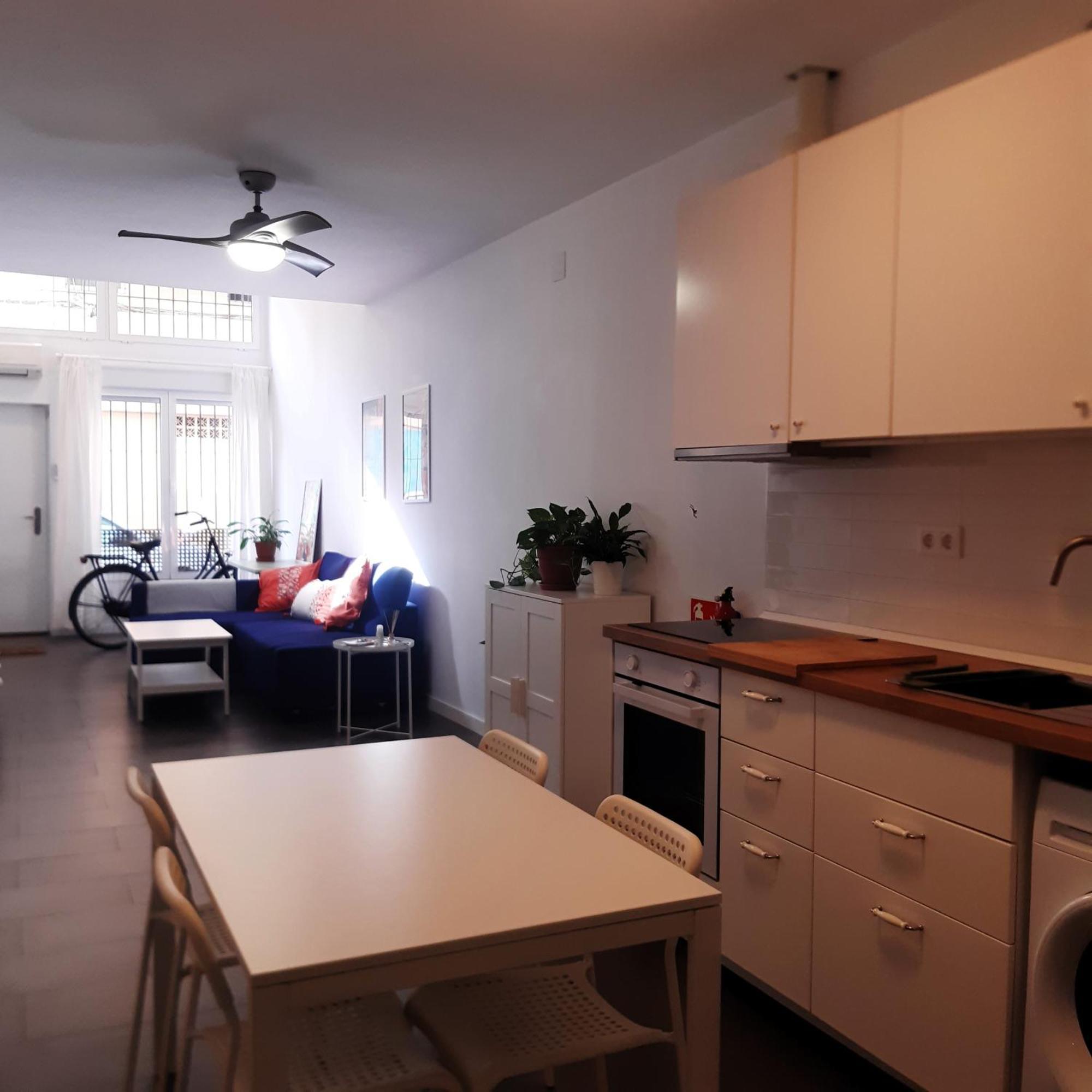 La Caramba Amplio Apartamento En La Playa Малага Экстерьер фото
