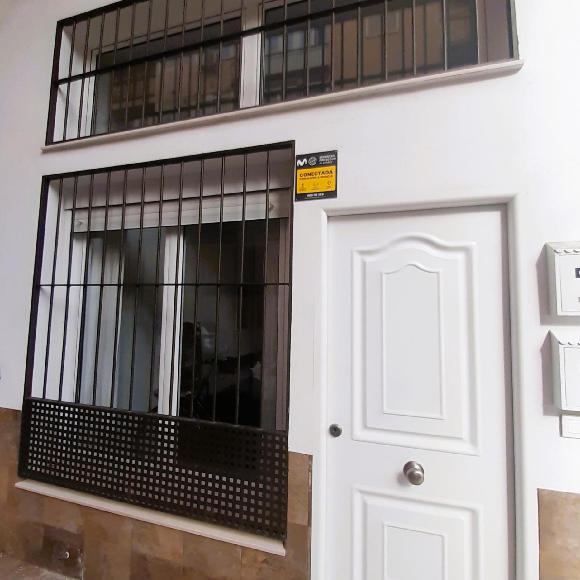 La Caramba Amplio Apartamento En La Playa Малага Экстерьер фото