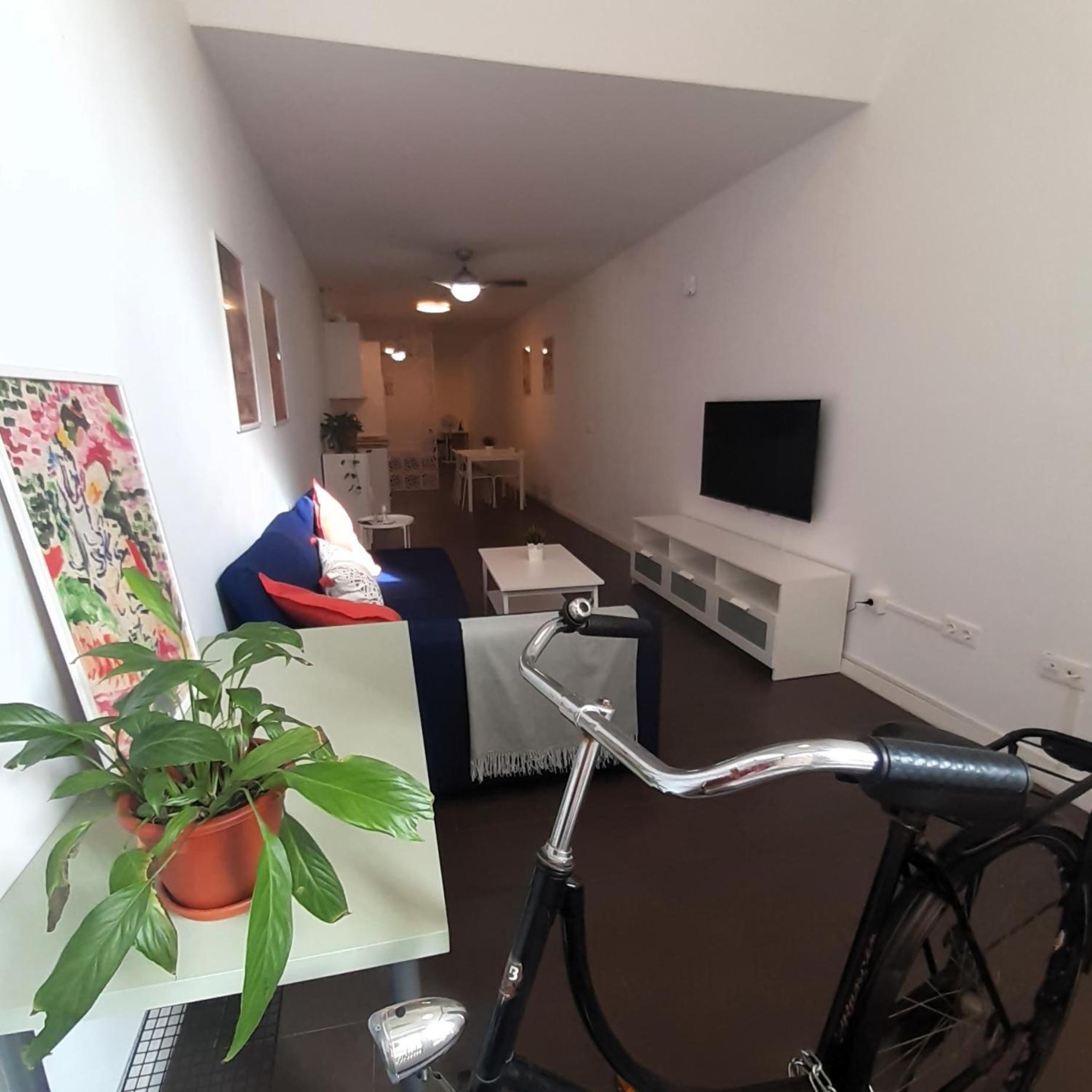 La Caramba Amplio Apartamento En La Playa Малага Экстерьер фото