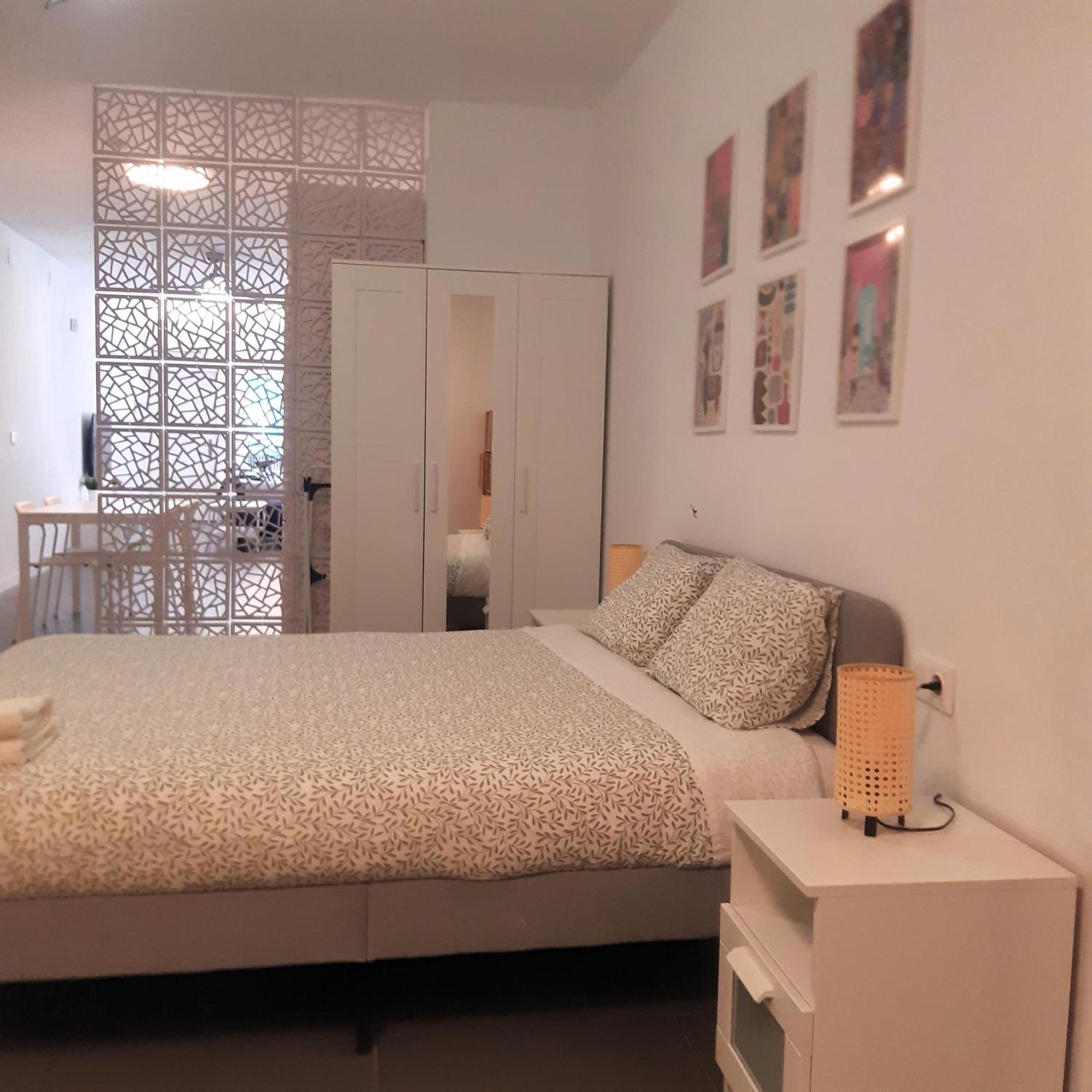 La Caramba Amplio Apartamento En La Playa Малага Экстерьер фото